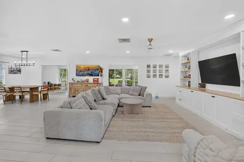 15 Holly Villas Boynton Beach FL 33436