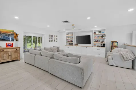 15 Holly Villas Boynton Beach FL 33436