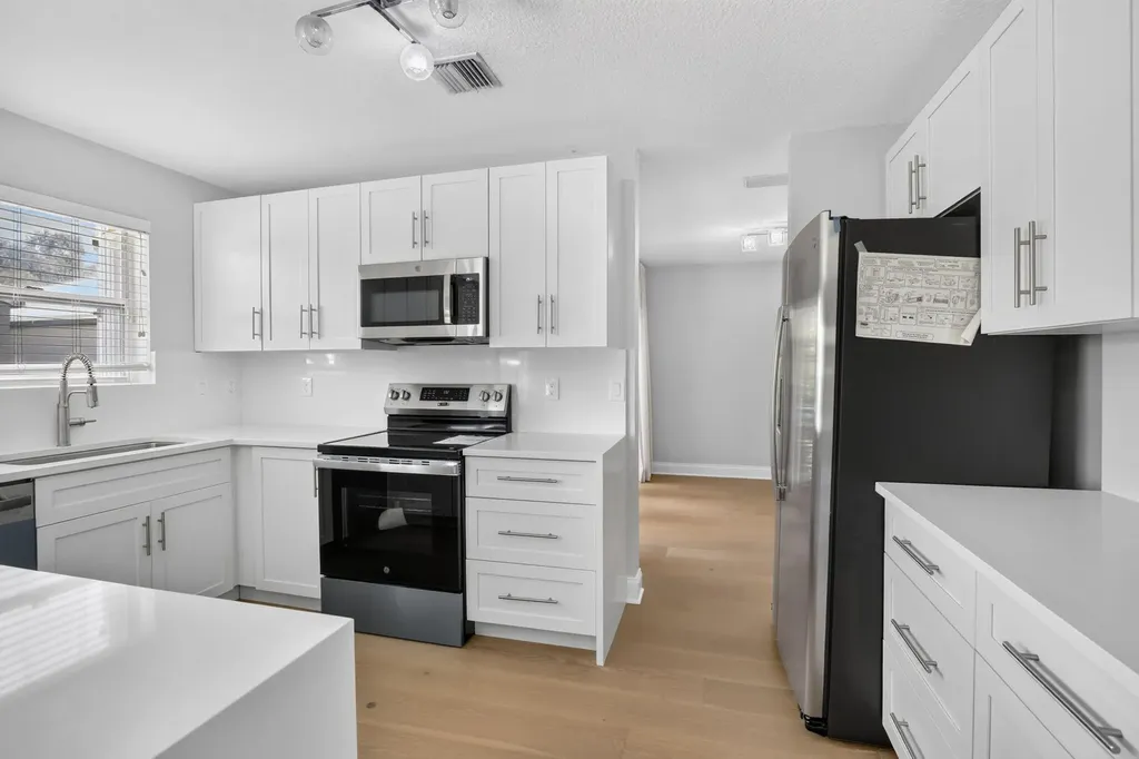 9444 NW 8th Circle Plantation FL 33324