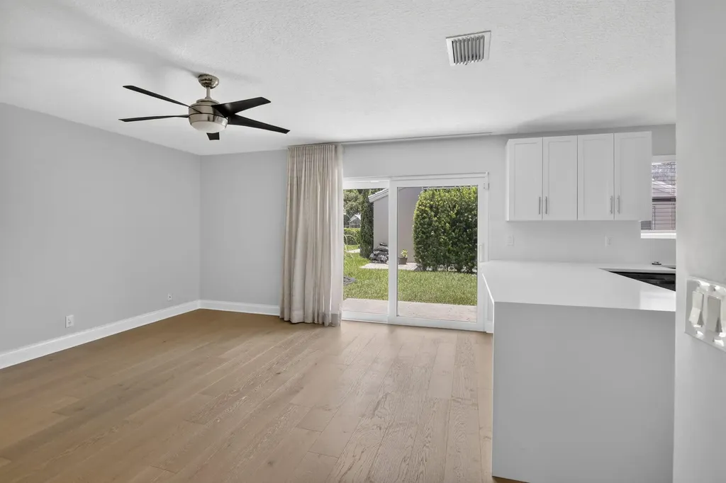 9444 NW 8th Circle Plantation FL 33324