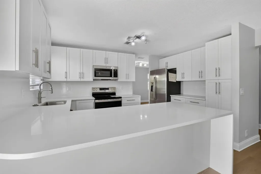9444 NW 8th Circle Plantation FL 33324