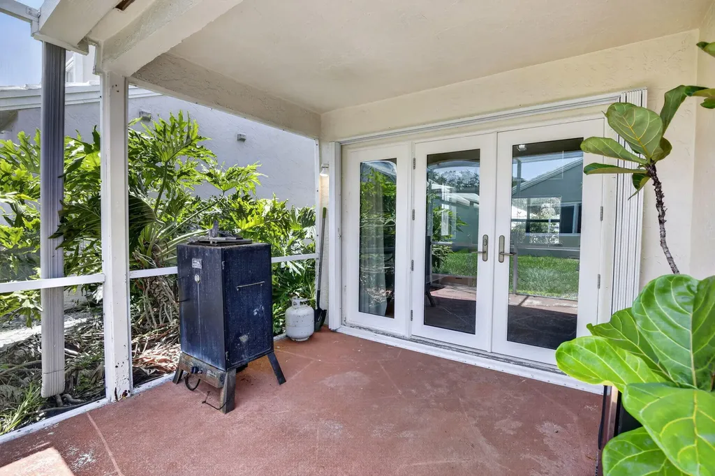 9444 NW 8th Circle Plantation FL 33324