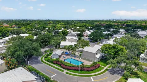 9444 NW 8th Circle Plantation FL 33324