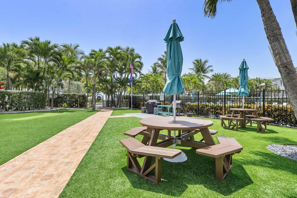 305 N Pompano Beach Boulevard Pompano Beach FL 33062