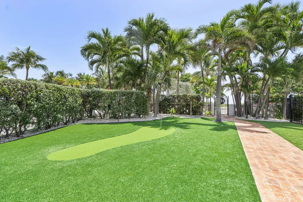 305 N Pompano Beach Boulevard Pompano Beach FL 33062