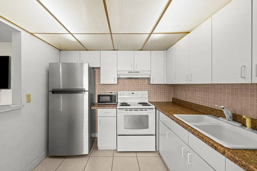690 Brittany O Delray Beach FL 33446