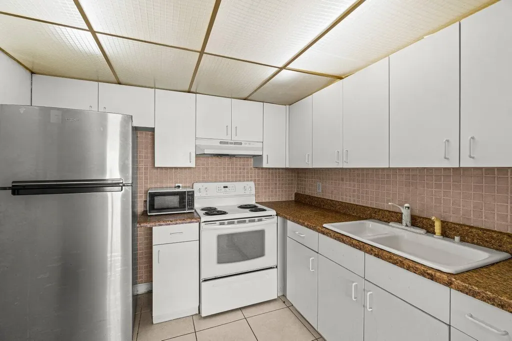 690 Brittany O Delray Beach FL 33446