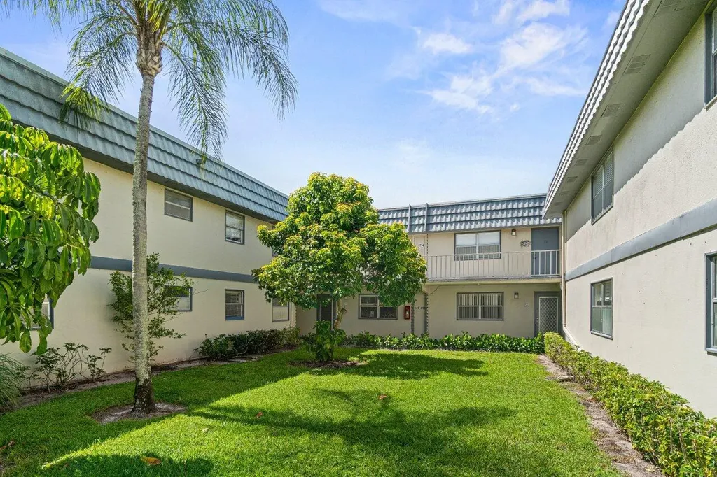 690 Brittany O Delray Beach FL 33446