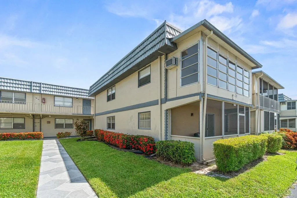 690 Brittany O Delray Beach FL 33446