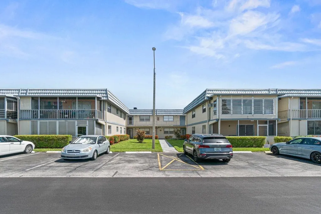 690 Brittany O Delray Beach FL 33446
