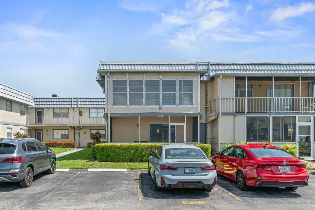 690 Brittany O Delray Beach FL 33446