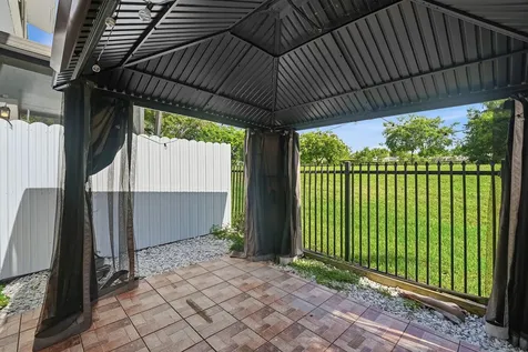 642 NE 195th Street Miami FL 33179