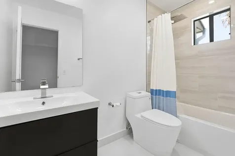 642 NE 195th Street Miami FL 33179