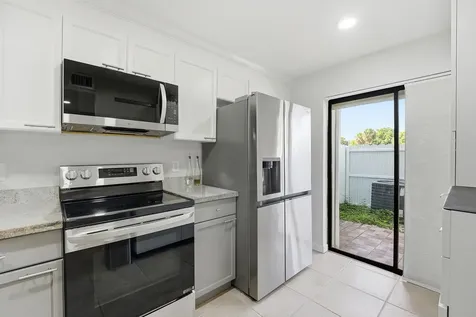 642 NE 195th Street Miami FL 33179