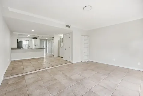 642 NE 195th Street Miami FL 33179