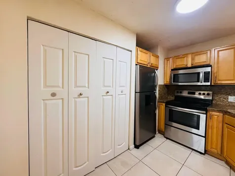 3409 NW 44th Street Oakland Park FL 33309
