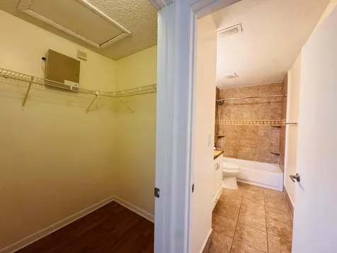 3409 NW 44th Street Oakland Park FL 33309