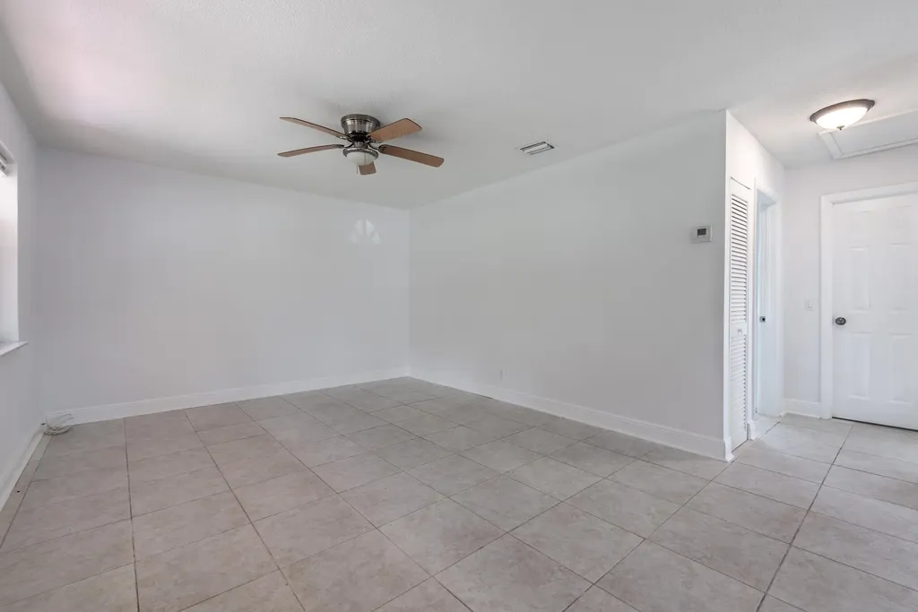 925 S Pine Street Lake Worth FL 33460