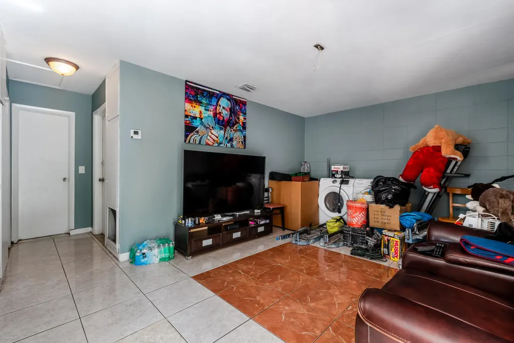 925 S Pine Street Lake Worth FL 33460