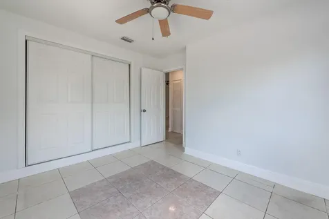 925 S Pine Street Lake Worth FL 33460