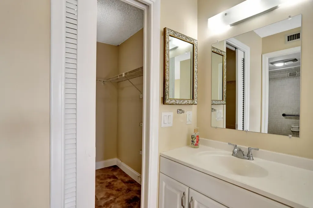 3 Royal Palm Way Boca Raton FL 33432
