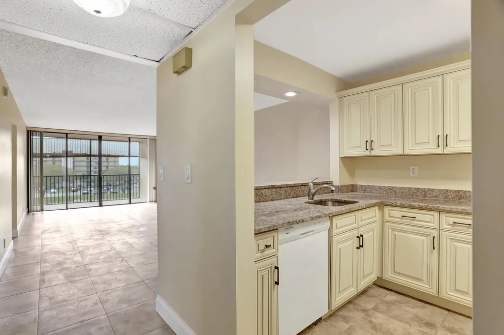 3 Royal Palm Way Boca Raton FL 33432