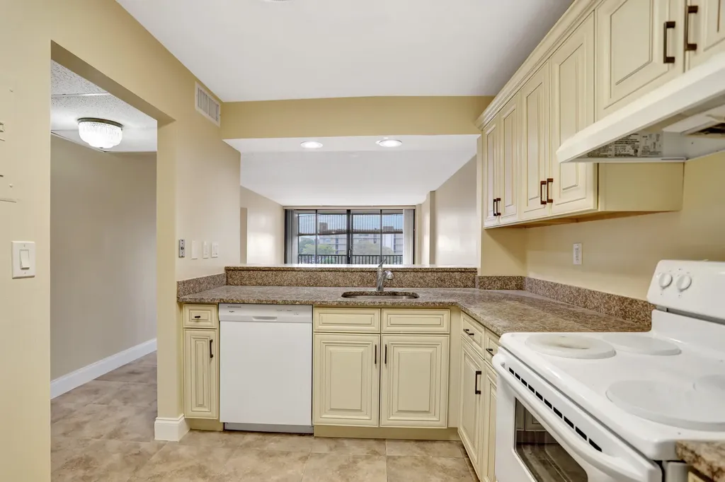 3 Royal Palm Way Boca Raton FL 33432