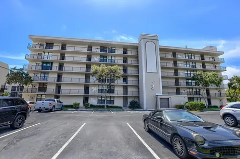 3 Royal Palm Way Boca Raton FL 33432
