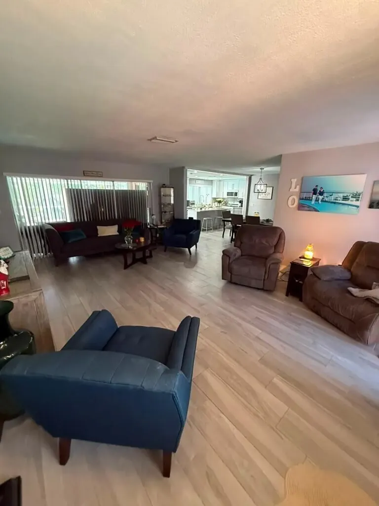 9340 NW 21st Manor Sunrise FL 33322
