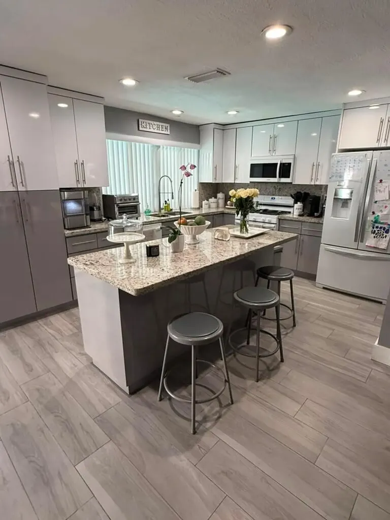 9340 NW 21st Manor Sunrise FL 33322