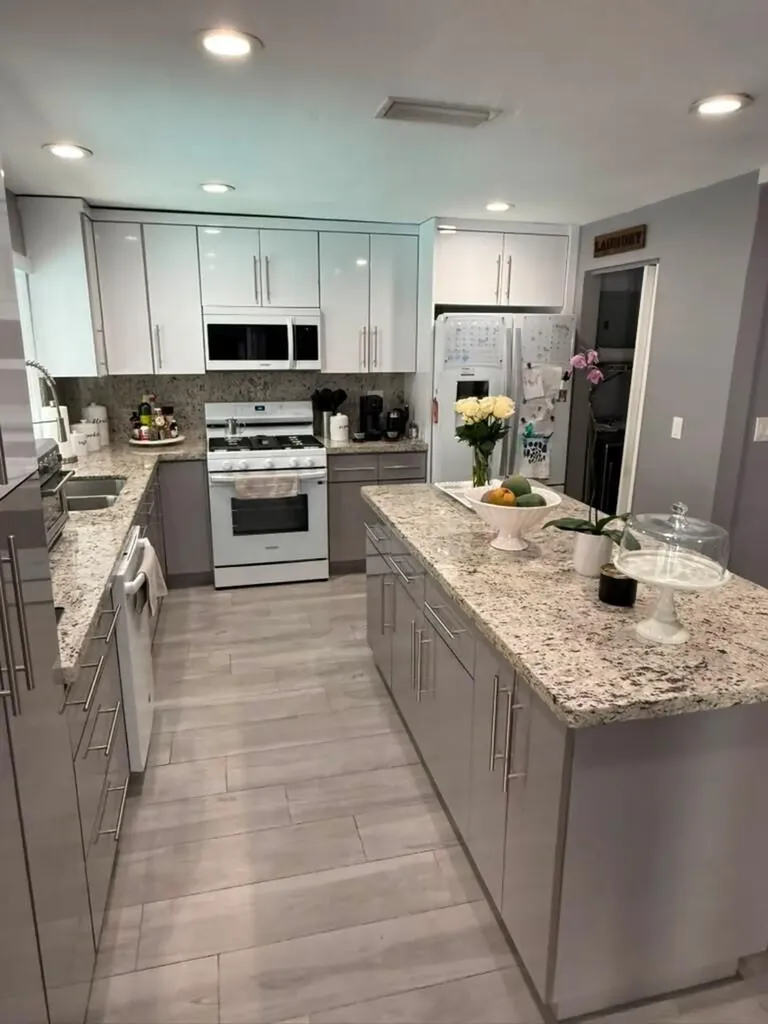 9340 NW 21st Manor Sunrise FL 33322