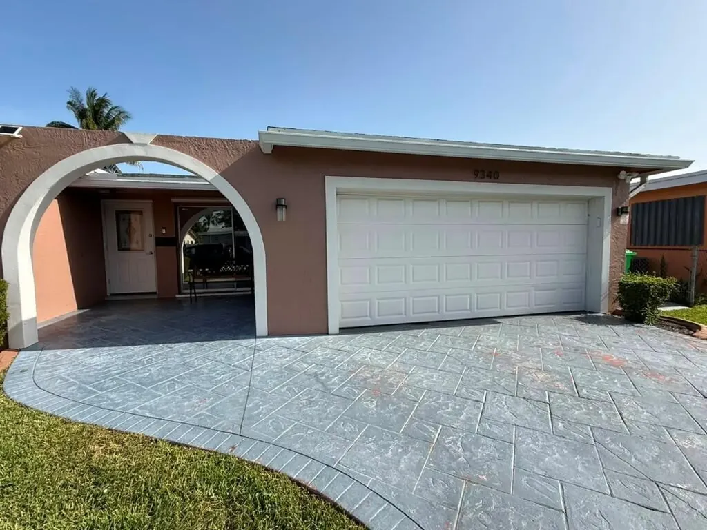 9340 NW 21st Manor Sunrise FL 33322