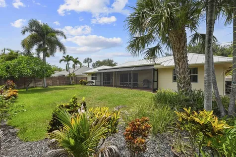 9746 SE Landing Place Tequesta FL 33469