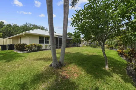 9746 SE Landing Place Tequesta FL 33469
