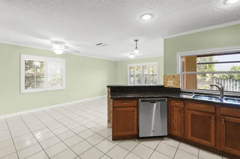 9746 SE Landing Place Tequesta FL 33469