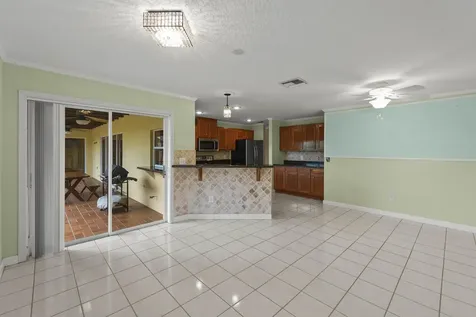 9746 SE Landing Place Tequesta FL 33469