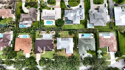 9746 SE Landing Place Tequesta FL 33469