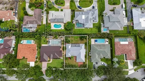 9746 SE Landing Place Tequesta FL 33469