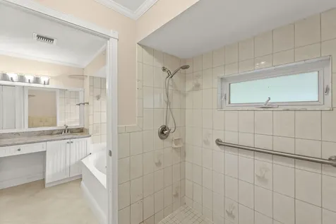 9746 SE Landing Place Tequesta FL 33469
