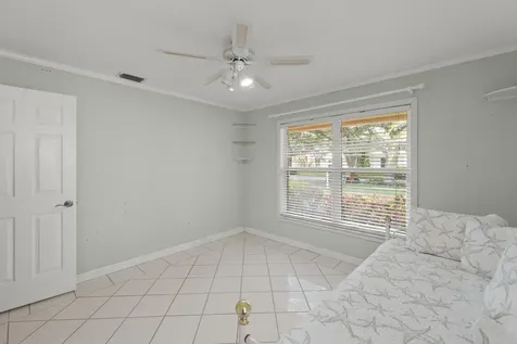 9746 SE Landing Place Tequesta FL 33469