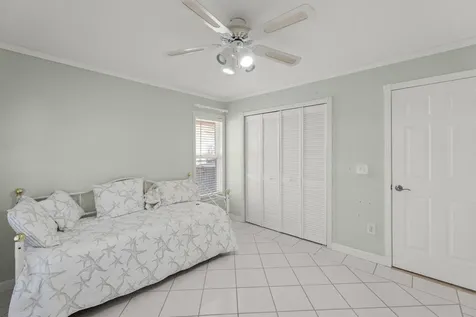 9746 SE Landing Place Tequesta FL 33469