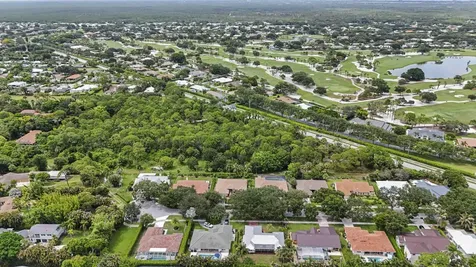 9746 SE Landing Place Tequesta FL 33469