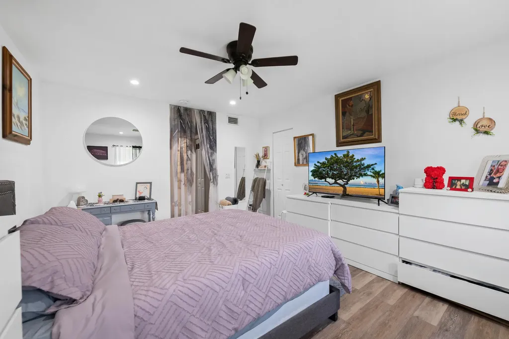 24 Colonial Club Drive Boynton Beach FL 33435