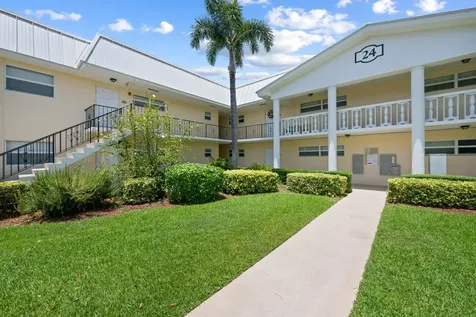 24 Colonial Club Drive Boynton Beach FL 33435