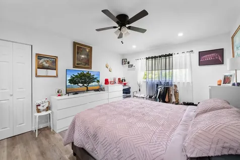 24 Colonial Club Drive Boynton Beach FL 33435