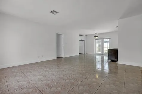 2100 N 57th Avenue Hollywood FL 33021