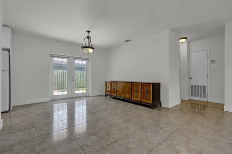 2100 N 57th Avenue Hollywood FL 33021