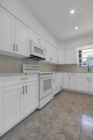 2100 N 57th Avenue Hollywood FL 33021