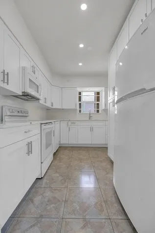 2100 N 57th Avenue Hollywood FL 33021