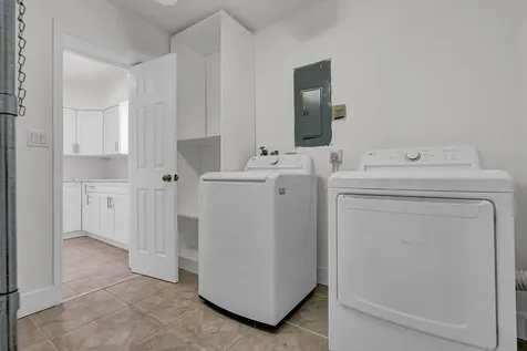 2100 N 57th Avenue Hollywood FL 33021